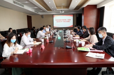 嘉興市委常委、統(tǒng)戰(zhàn)部部長李小平一行蒞臨景興紙業(yè)調(diào)研指導(dǎo)